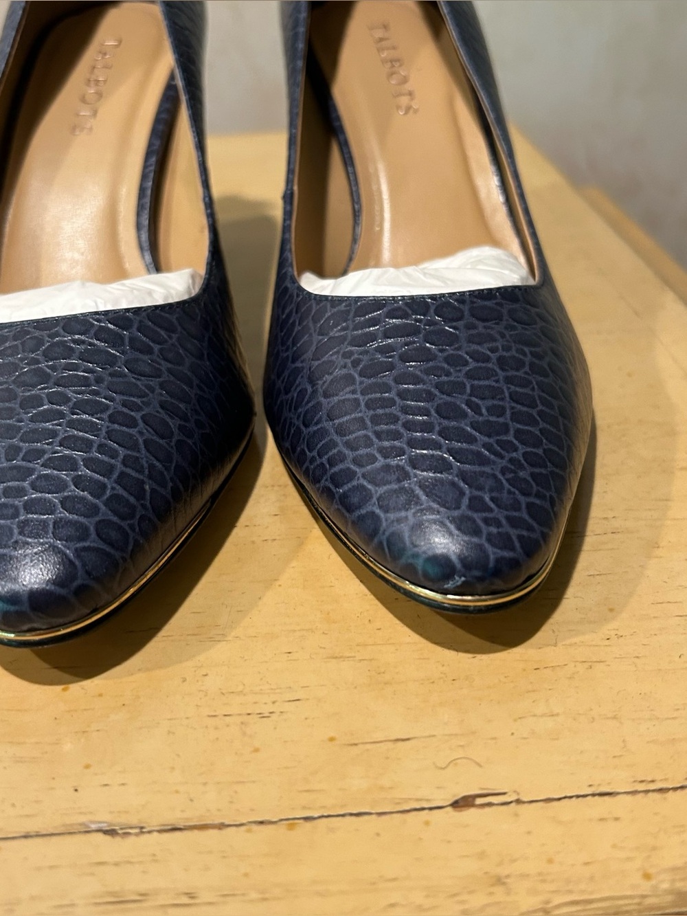 Talbots classic Kelsey mini croc navy block heel pump in size 8.5